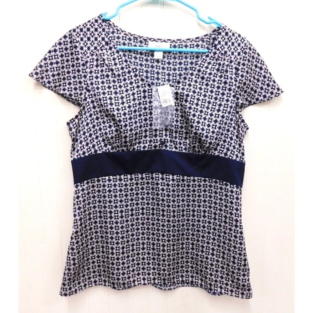 LIKE NEW-Ann Taylor Loft Dark Blue and White Short Sleeve Blouse Women (no tags)